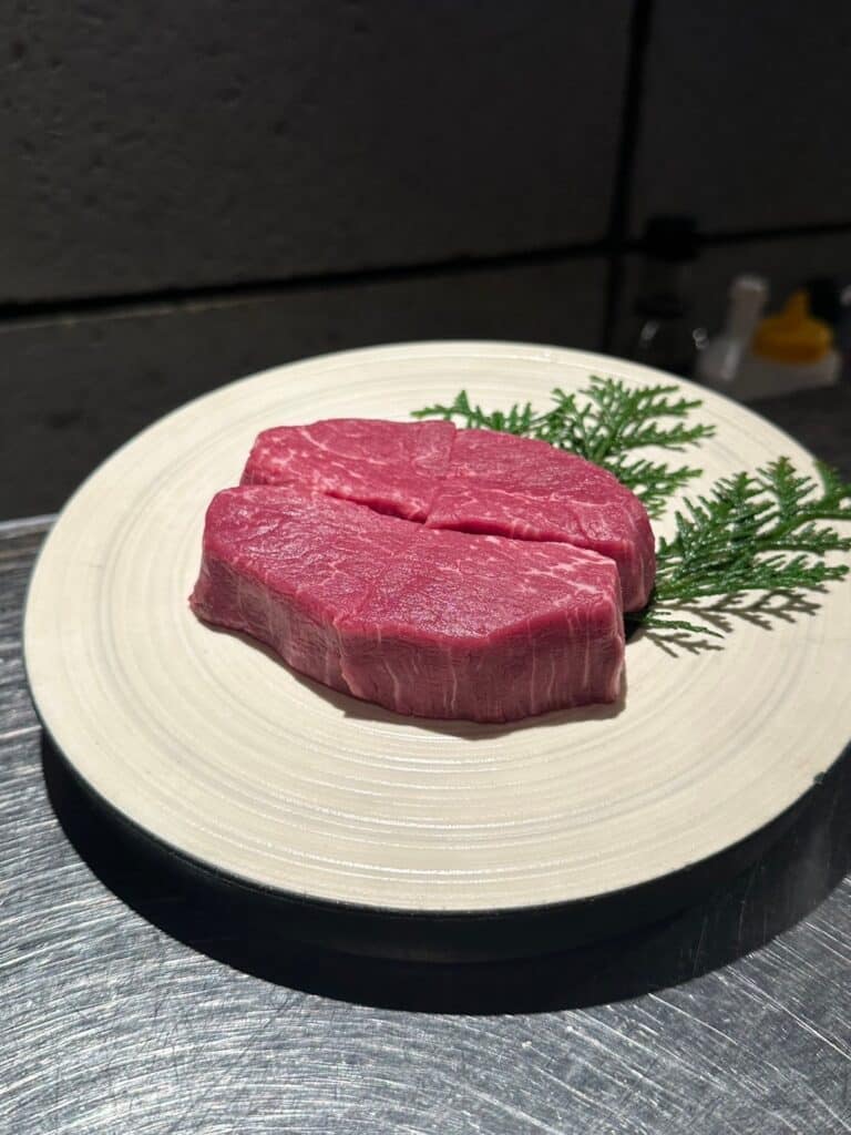 大阪で牧草牛を味わうならレットイットビーフ! 1 Let it Beef 大阪で牧草牛を味わうならレットイットビーフ! Let it Beef